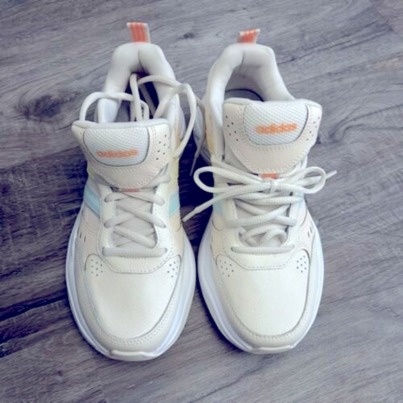 ADIDAS NEO STRUTTER GX6160 MARATHON RUNNING /SNEAKERS Size 6.5, FITS LIKE 7.5 - Picture 1 of 7